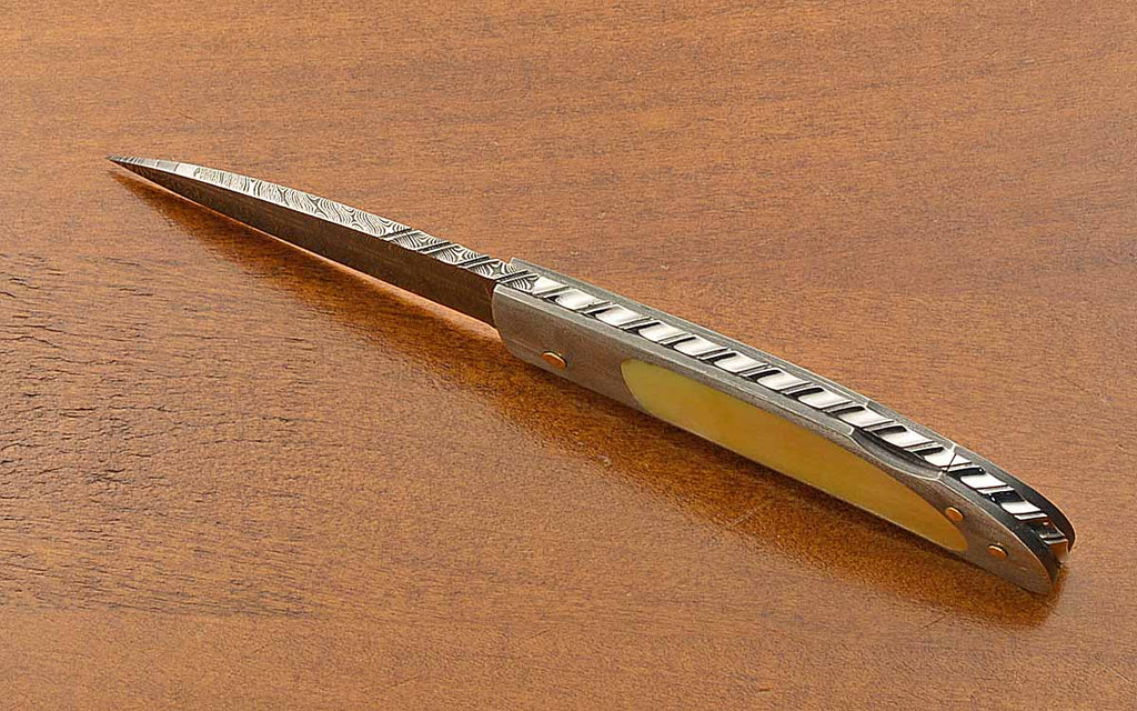 Interframe Lock Blade Folder